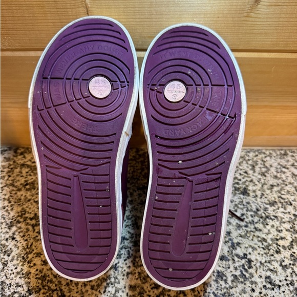 Kids Size 6.5Y Jordan Series SE Sneakers in Burgundy and Tan - Picture 14 of 15